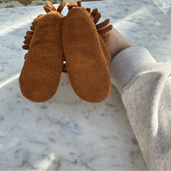 Minnetonka Infant's Fringe Bootie Size 3 Unisex - Picture 5 of 6